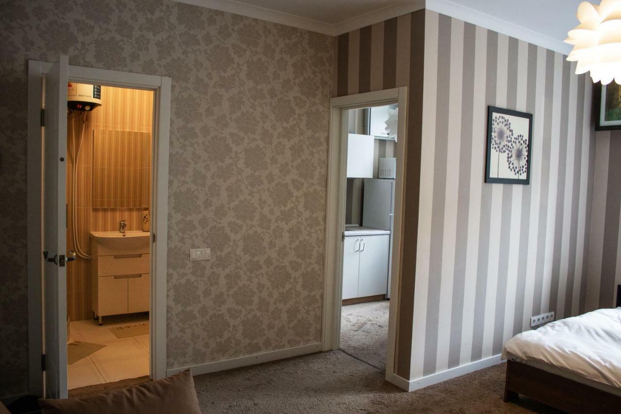 Charming City Center Flat L Self Check-In Kyiv Exterior foto