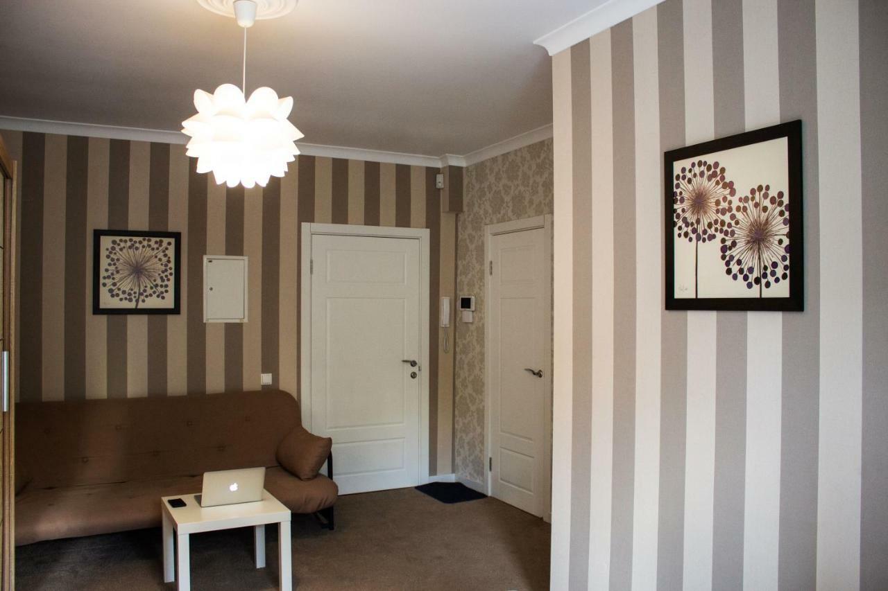 Charming City Center Flat L Self Check-In Kyiv Exterior foto